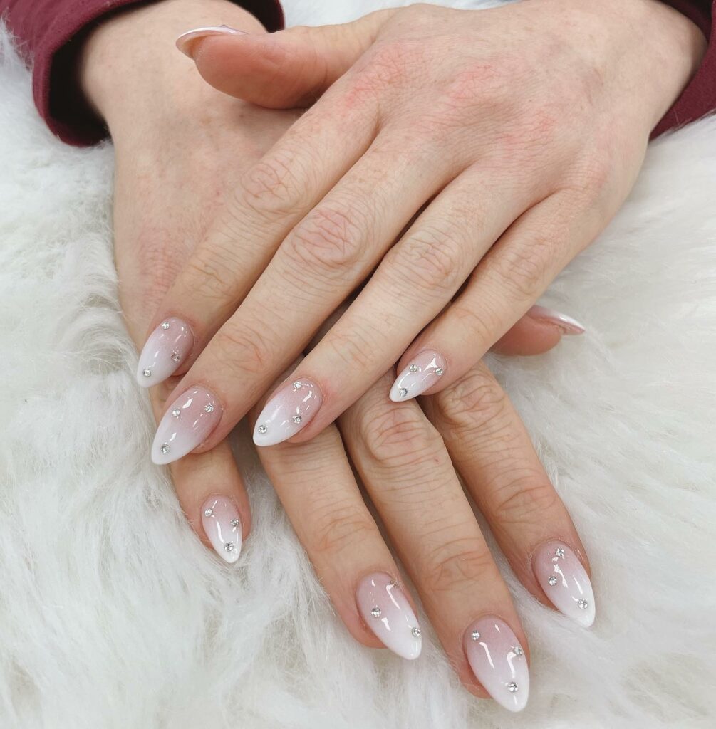 Explore 19 Fresh Star Nail Designs for 2024 22 Ombré star nails