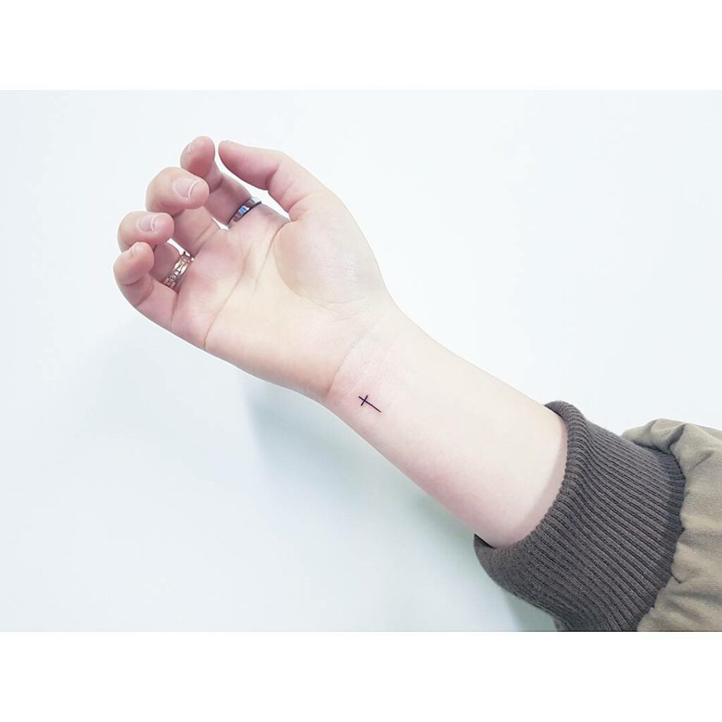 10+ Wrist Cross Tattoo Ideas That Will Blow Your Mind! 20 One-Line Cross Tattoo