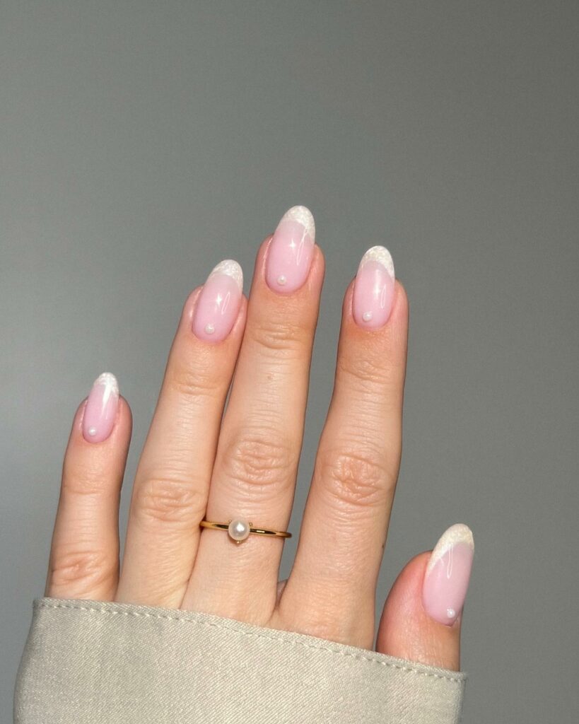 Try in 2024: 39 Latest Short Almond Nail Designs 18 Pale Pink Fade