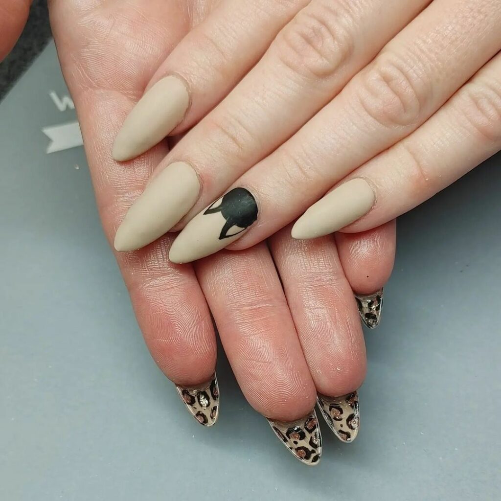 49 Latest Thanksgiving Nail Designs For 2024 15 Peek-a-Boo Angles