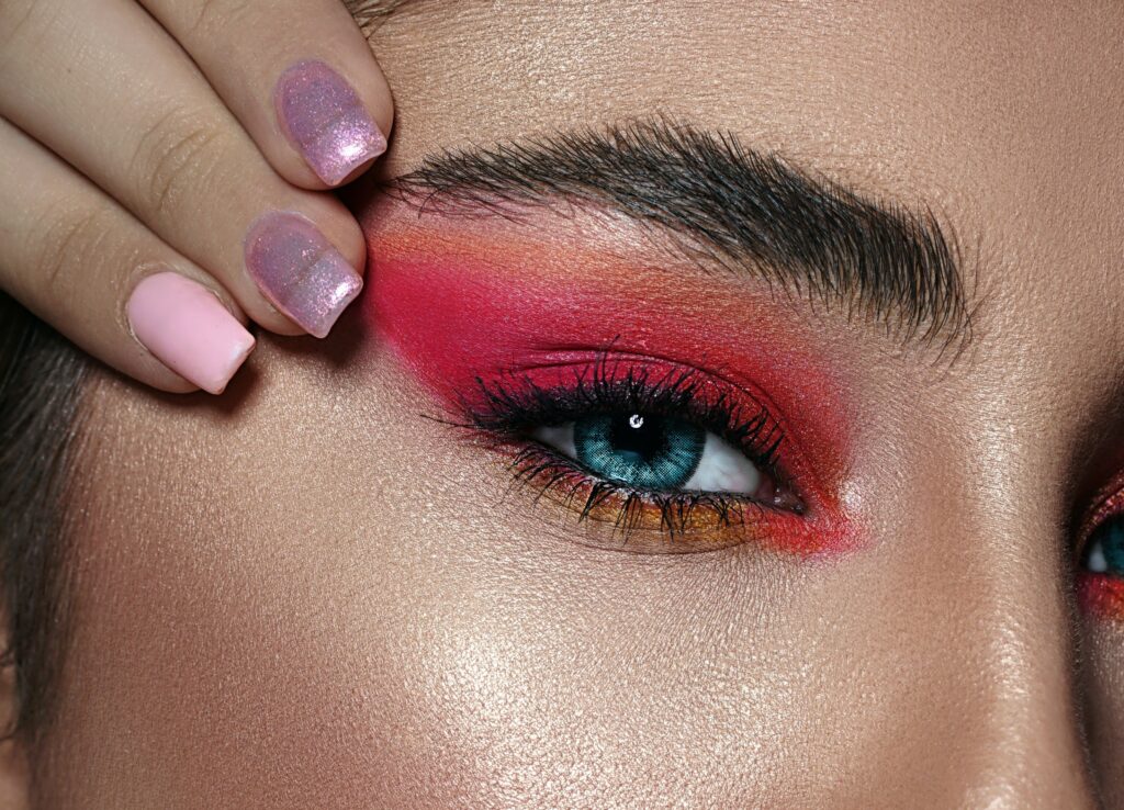 Stunning Eyeshadow Styles to Accentuate Blue Eyes In 2024 13 Pink Eyeshadows Blue Eyes