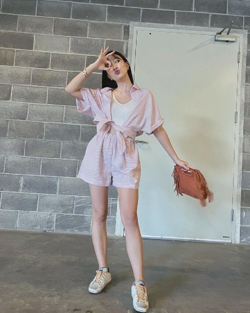 Millennial Fashion: 15 Tips To Get The Look For Less! 18 Pink and Stripes