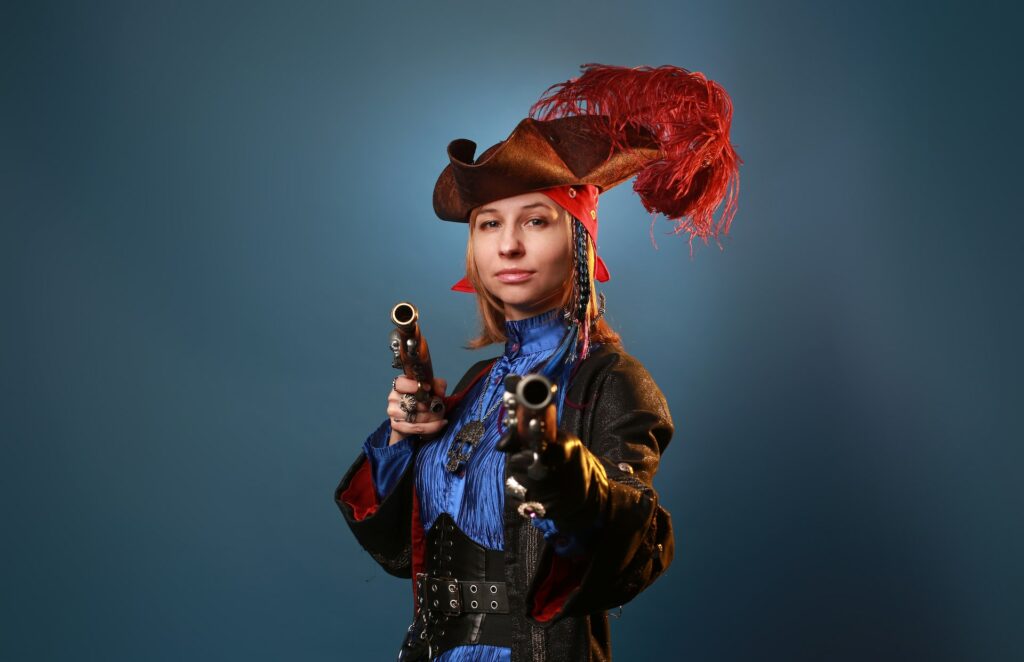 22 Amazing Halloween Costumes For Teenage Girls That You’ll Love 18 Pirate outfit