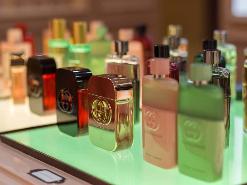 20 Beautiful Perfume Bottles That Deserve A Spot On Your Vanity Unit 10