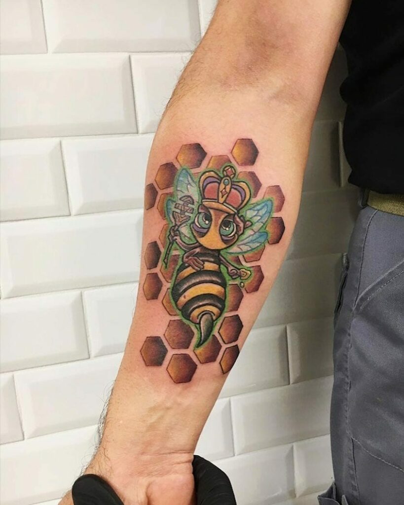 11+ Queen Bee Tattoo Ideas You Have To See To Believe! 16 Queen Honey Bee Tattoo In A Honeycomb