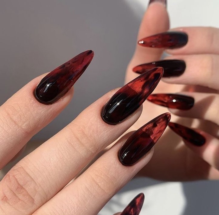 Captivating Cat-Eye Nail Designs to Try in 2024 π» 25 Radiant Red cat eye nails