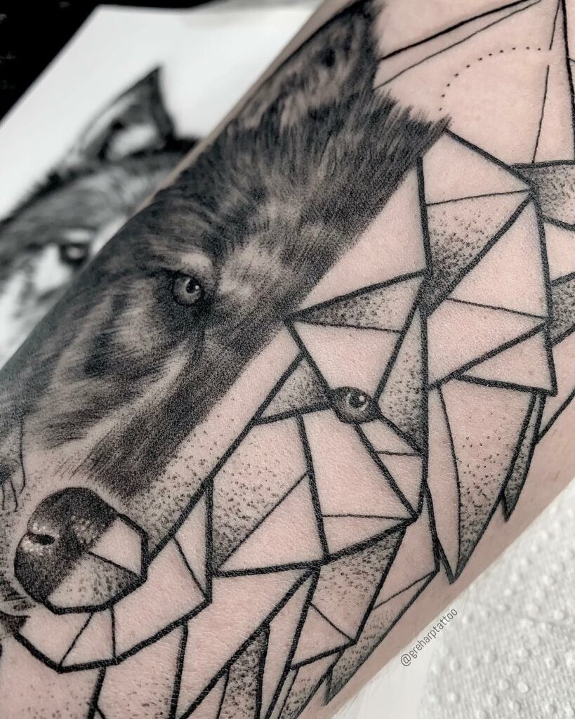 12+ Wolf Face Tattoo Ideas To Inspire You! 17 Realistic Geometric Wolf Tattoo