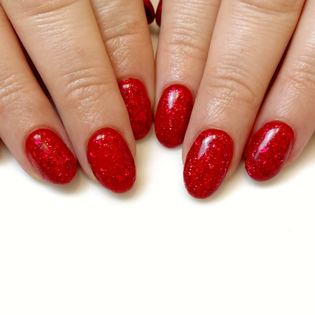 20 Stunning Valentine's Day Nail Designs Ideas To Try in 2024! 10 Love's Twinkling Reds