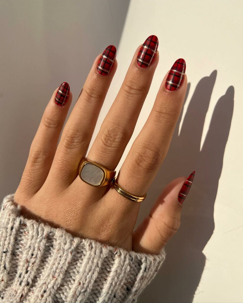 20 Latest Dark Red Nail Ideas To Try In 2024! 25 Red and Gold Plaid Patterns