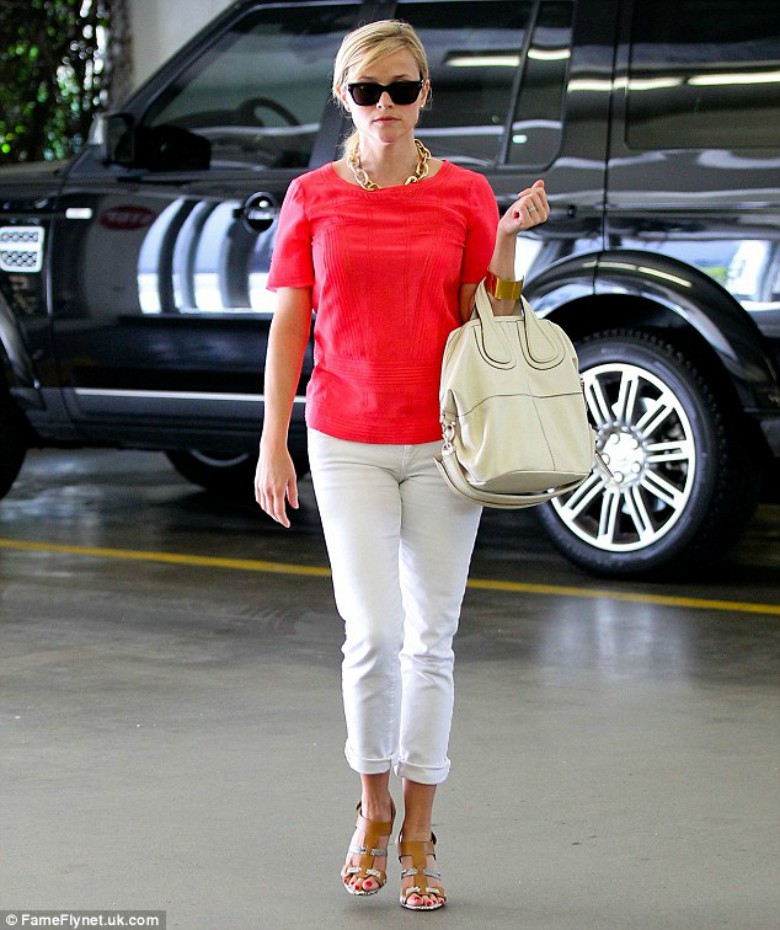 What to Wear with White Jeans 28 Reese Withersppon - White Jeans
