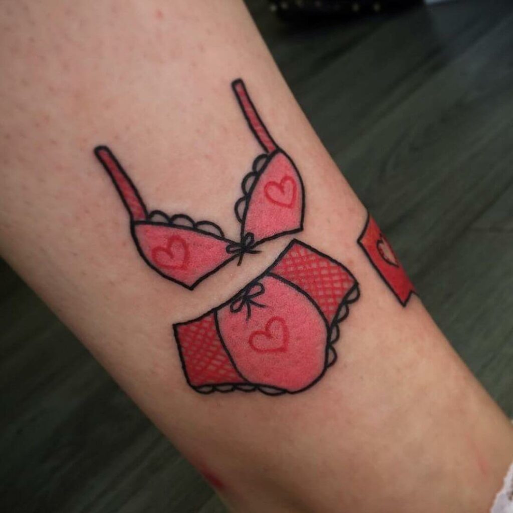 11+ Bra Tattoo Ideas That Will Blow Your Mind! 14 Retro Bikini Top Tattoo