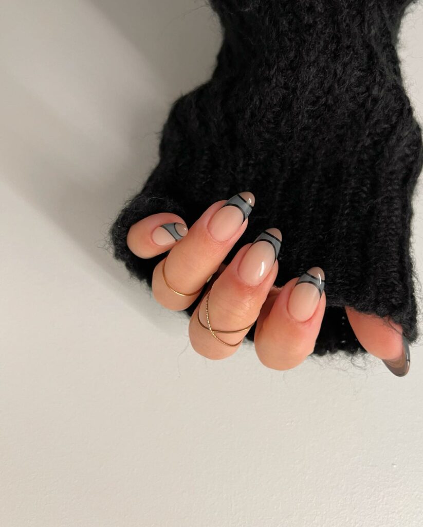 22 Latest Short Black French Tip Nail Ideas To Try In 2024! 37 Timeless Retro Black Short French Nails