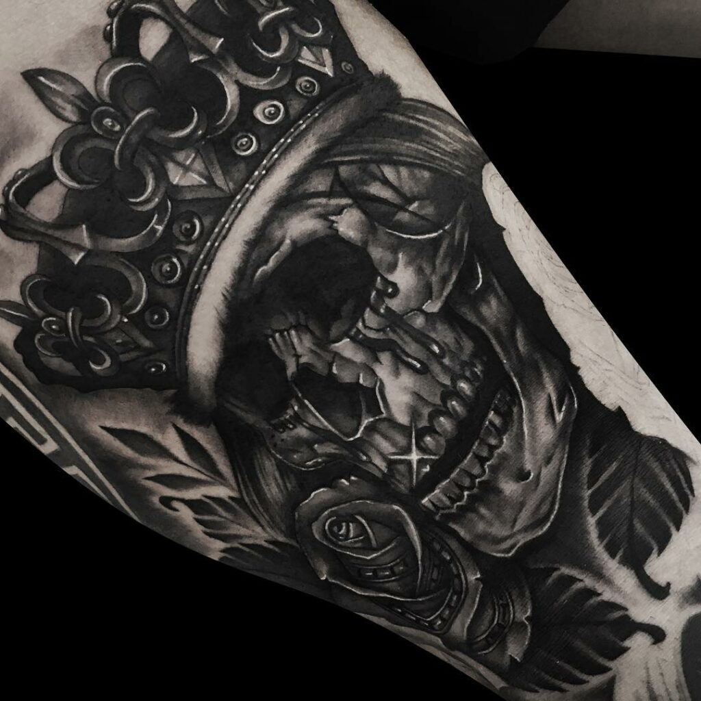 11+ King Skull Tattoo Ideas That Will Blow Your Mind! 12 Rose Skull Crown Tattoo