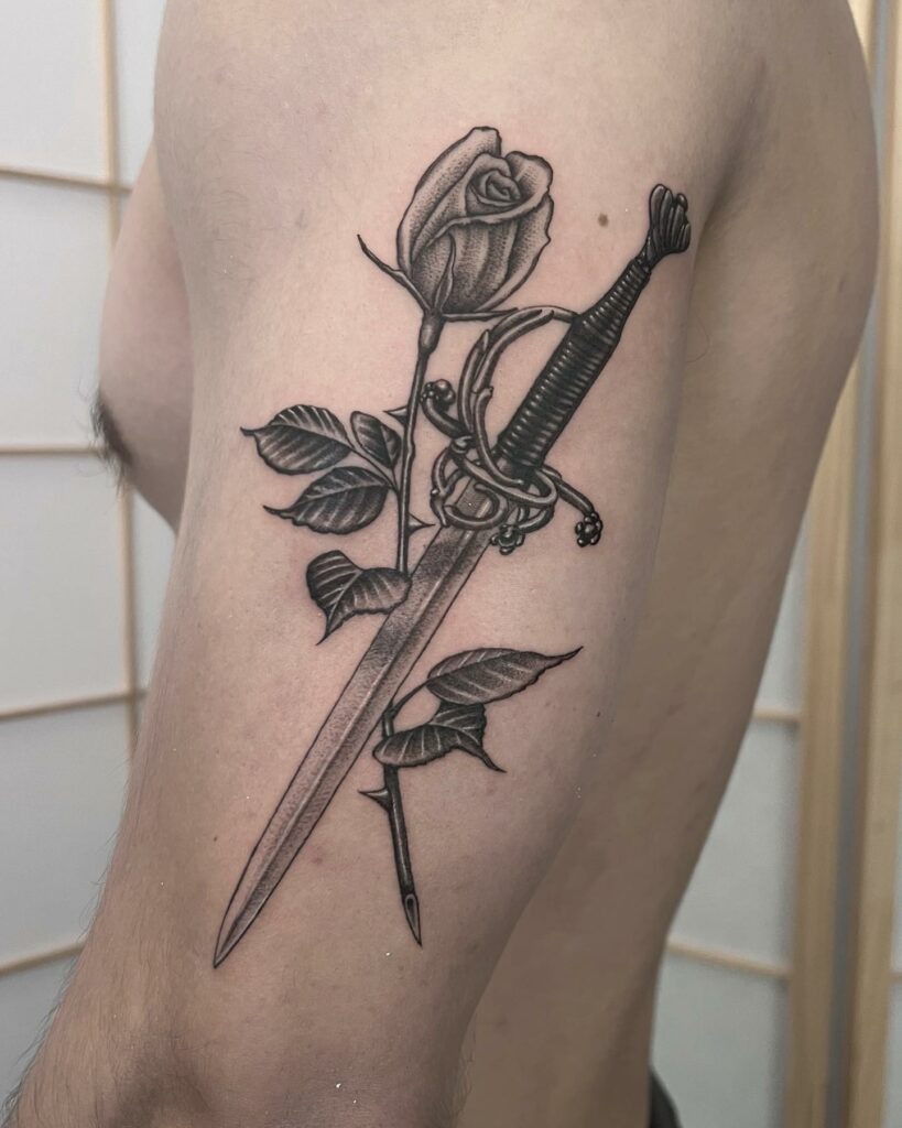 11+ Outline Stencil Rose Tattoo Drawing 11 Roses And Sword Tattoo Stencil Art