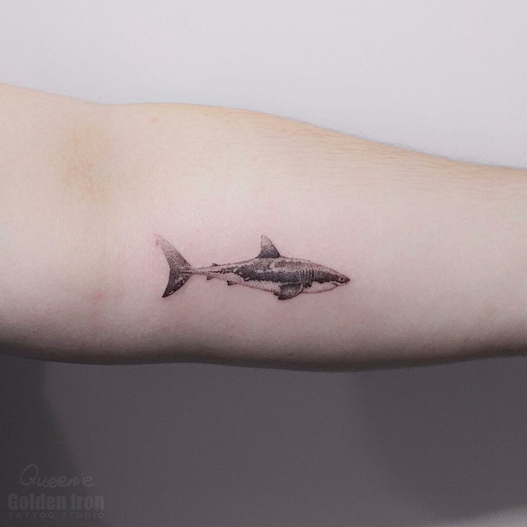 11+ Black American Traditional Tattoo Ideas That Will Blow Your Mind! 19 Shark Tattoos