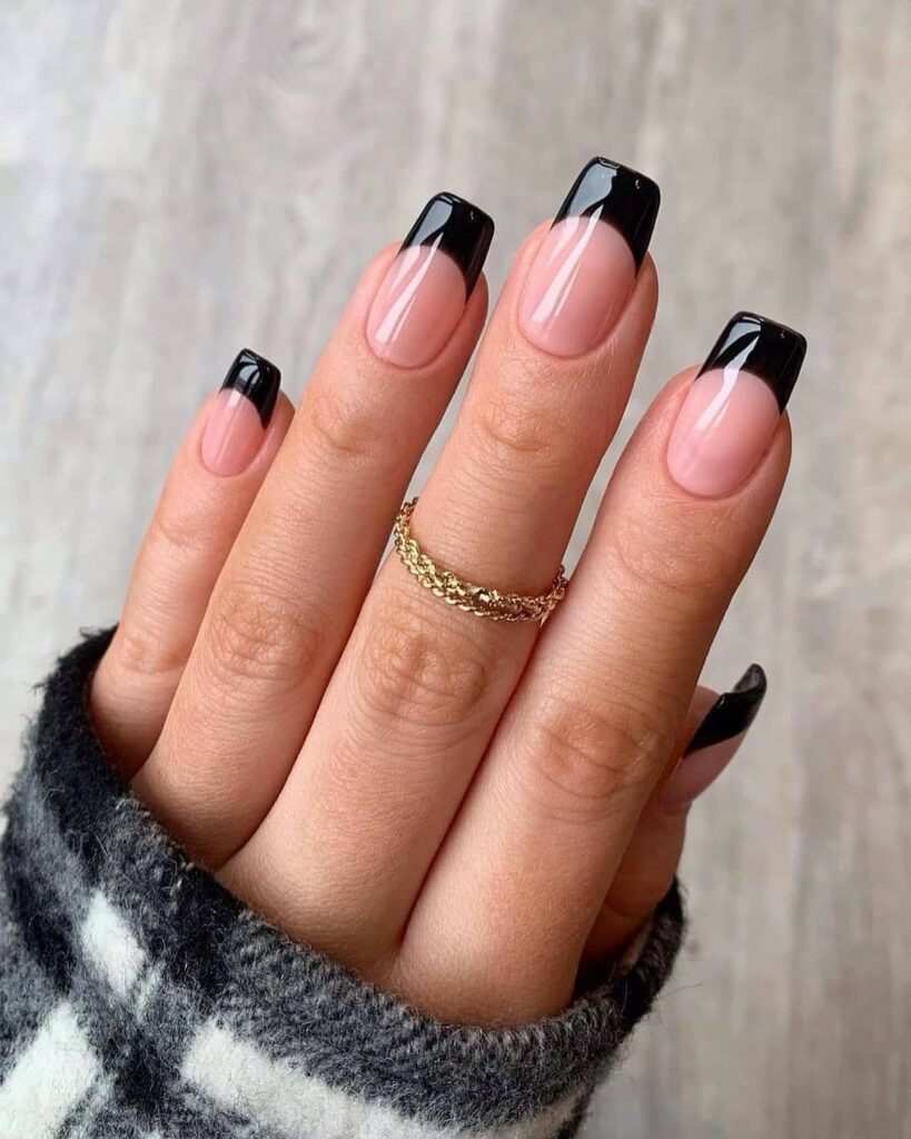 22 Latest Short Black French Tip Nail Ideas To Try In 2024! 38 Short Square Black French Nails for a Bold Edge