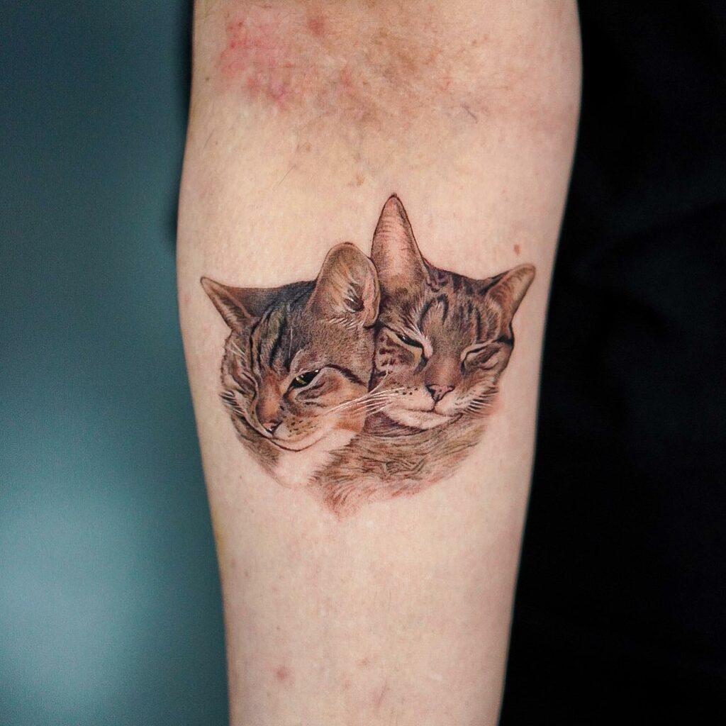 11+ Minimalist Small Cat Tattoo Ideas That Will Blow Your Mind! 13 Simple Cat Tattoos Of Two Kitties