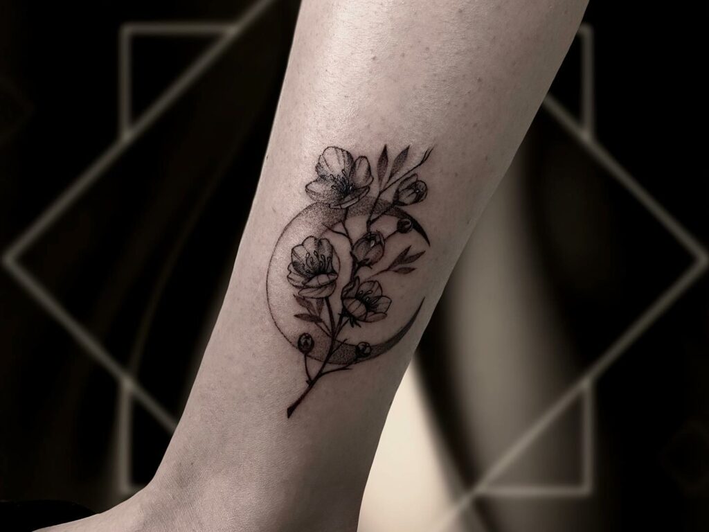 12+ Moon with Flowers Tattoo Ideas To Inspire You! 16 Simple Moon Tattoo With Flowers