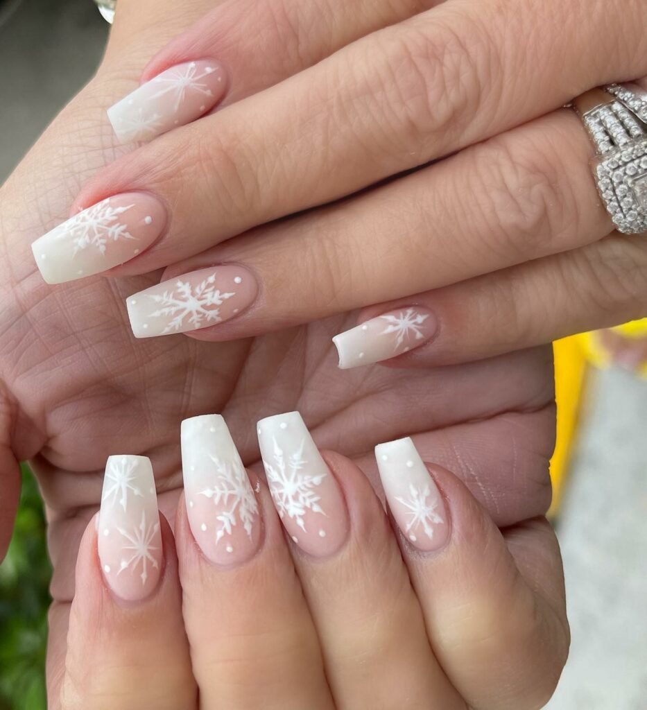 Chic Ombré French Nail Designs to Try in 2024 🇫🇷 28 Simple Snowflake french ombre nails