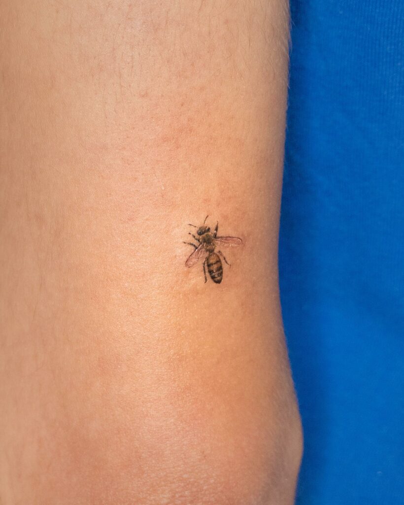 10+ Vintage Bee Tattoo Ideas That Will Blow Your Mind! 12 Simple Vintage Bee Tattoo
