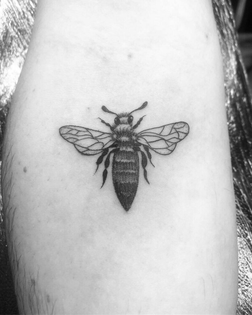 11+ Queen Bee Tattoo Ideas You Have To See To Believe! 19 Simplistic Black And White Queen Bee Tattoo