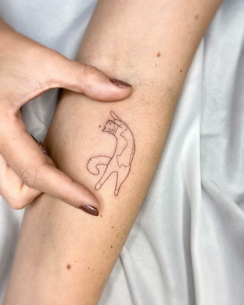 11+ Small Cat Tattoo Ideas That Will Blow Your Mind! 13 Sleeping Cat Tattoos