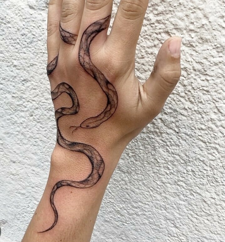 10+ Snake Finger Tattoo Ideas That Will Blow Your Mind! 19 Snake Wrapped Around Finger Tattoo