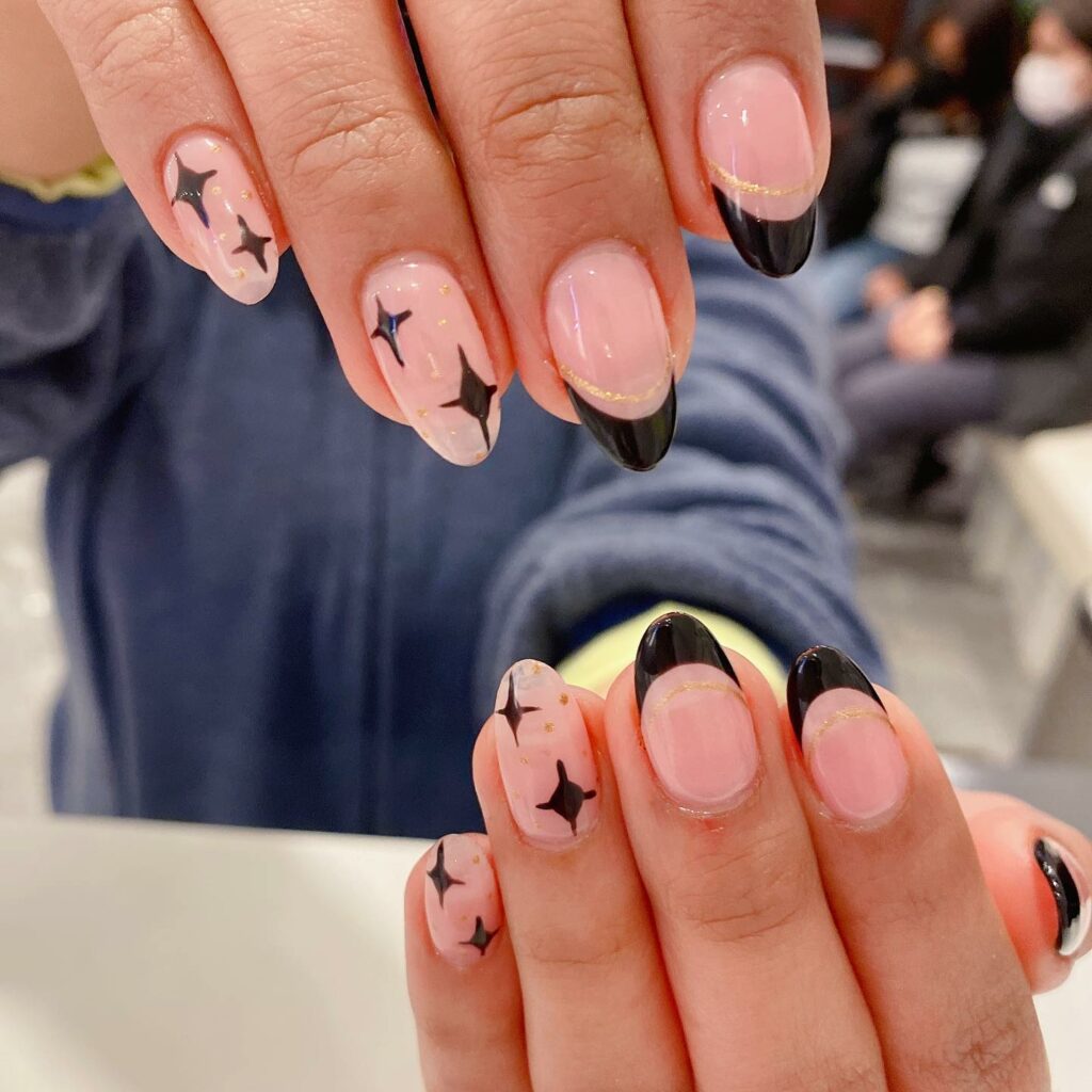 22 Latest Short Black French Tip Nail Ideas To Try In 2024! 33 Short Black French Nails with a Modern Almond Shape