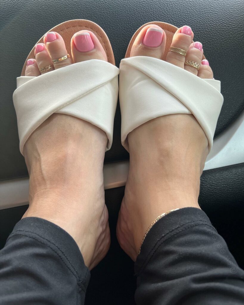 26 LATEST PINK PEDICURE IDEAS TO TRY IN 2024! 10