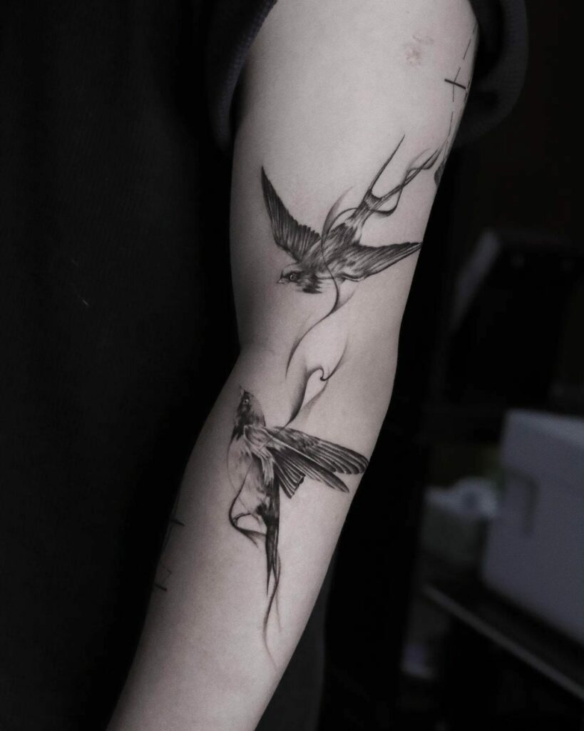 11+ Black American Traditional Tattoo Ideas That Will Blow Your Mind! 20 Swallow Tattoo
