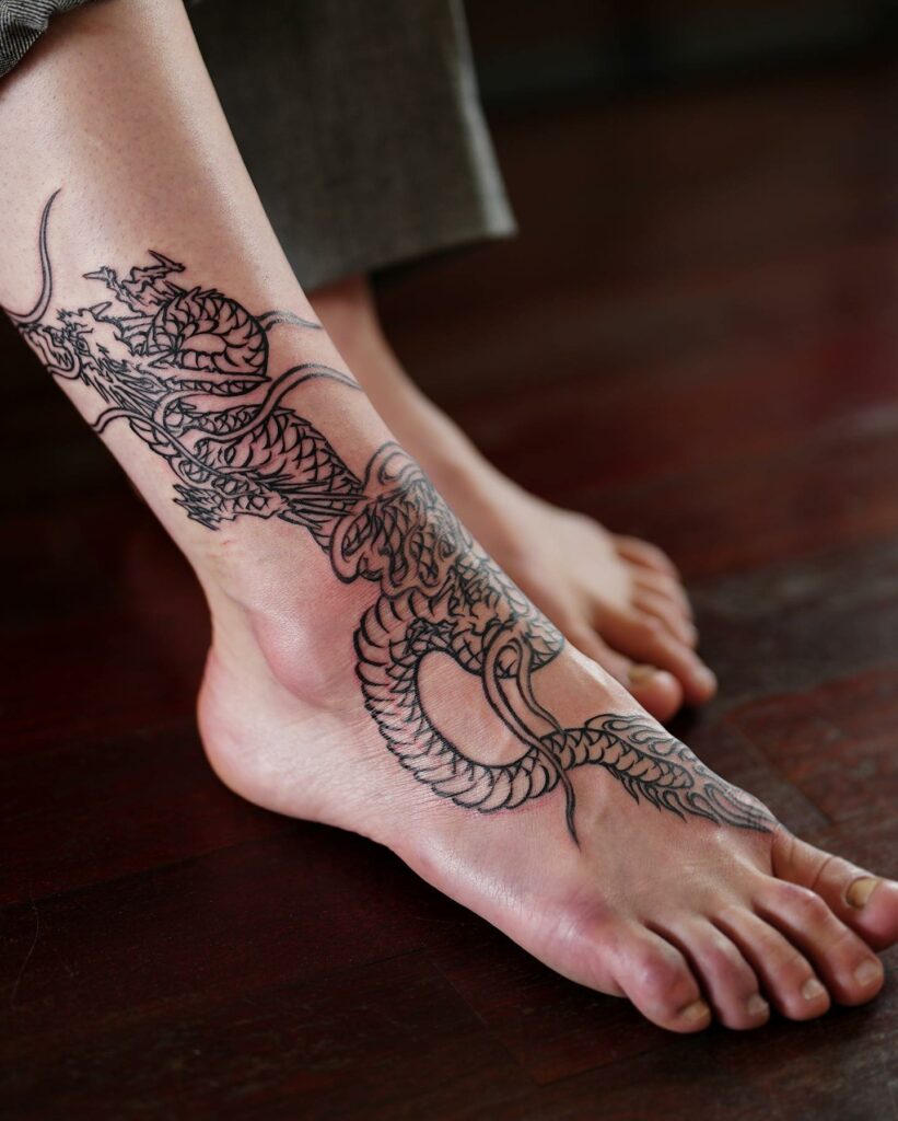 11+ Tattoo On Side Of Foot Designs That Will Blow Your Mind! 14 Tattoos On The Side Of Your Foot