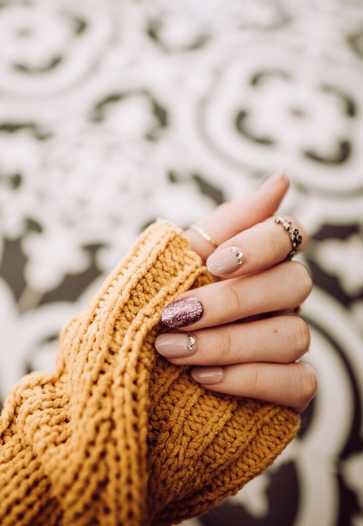 Discovering the Latest in Solar Nails for 2024 ☀️ 32 The Art of Solar Nail Application