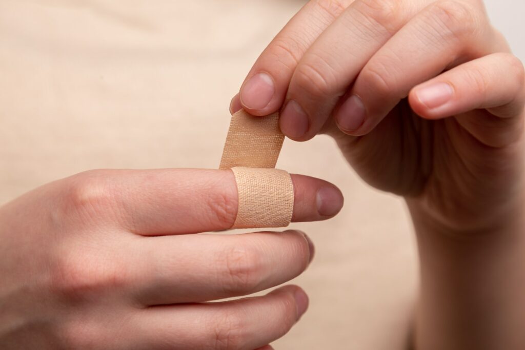 Quick Fixes for Broken Acrylic Nails in 2024 🔧 13 The Beauty Recovery Plan