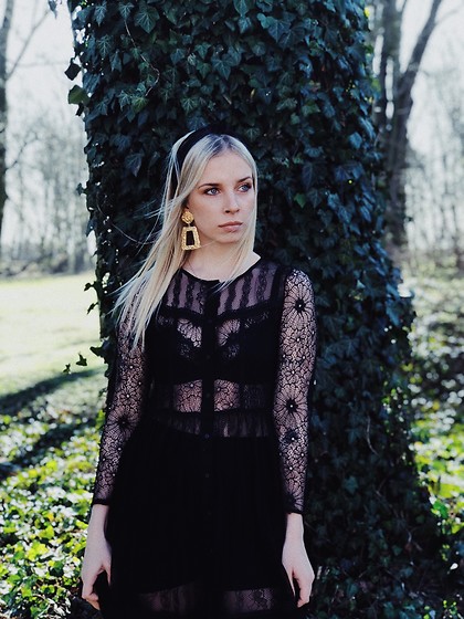 What To Wear to a Rave 19 The Dark Elegance