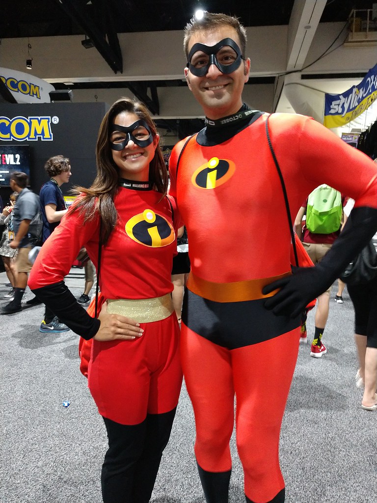 22 Amazing Halloween Costumes For Teenage Girls That You’ll Love 11 The Incredibles outfit