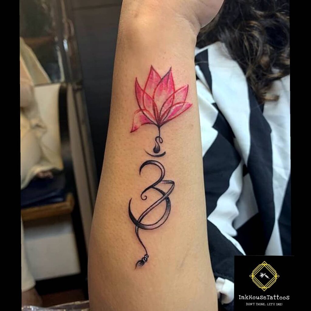 19+ Women's Hand Tattoo Ideas To Inspire You! 20 The Lotus Hand Tattoo Of Self Awakening