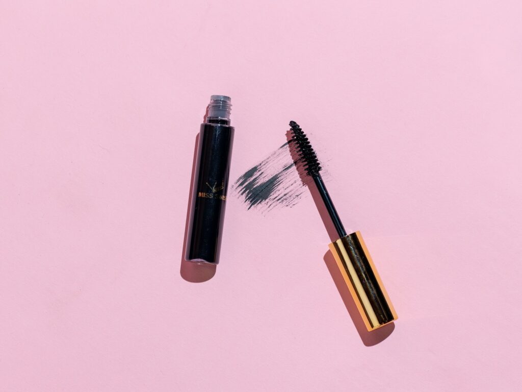 5 Best Thrive Mascara Dupes For 2024 14 The Perks of Tubing Mascaras