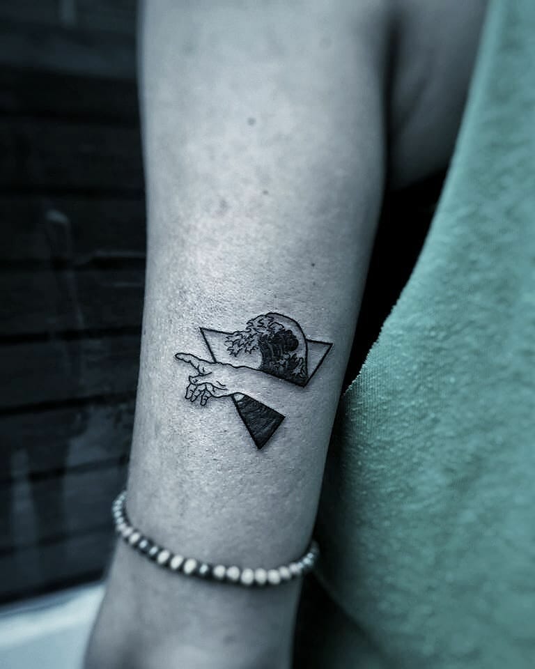 19+ Women's Hand Tattoo Ideas To Inspire You! 16 The Unique Finger Tattoo