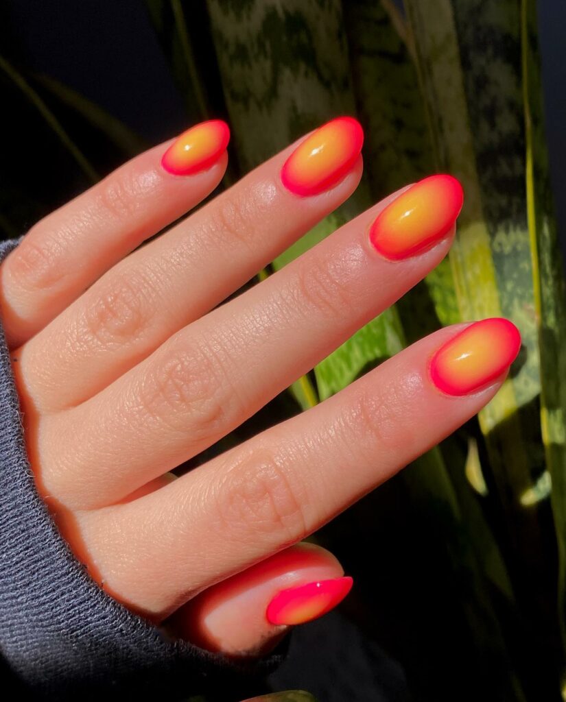Try in 2024: 39 Latest Short Almond Nail Designs 32 Thermal Nails