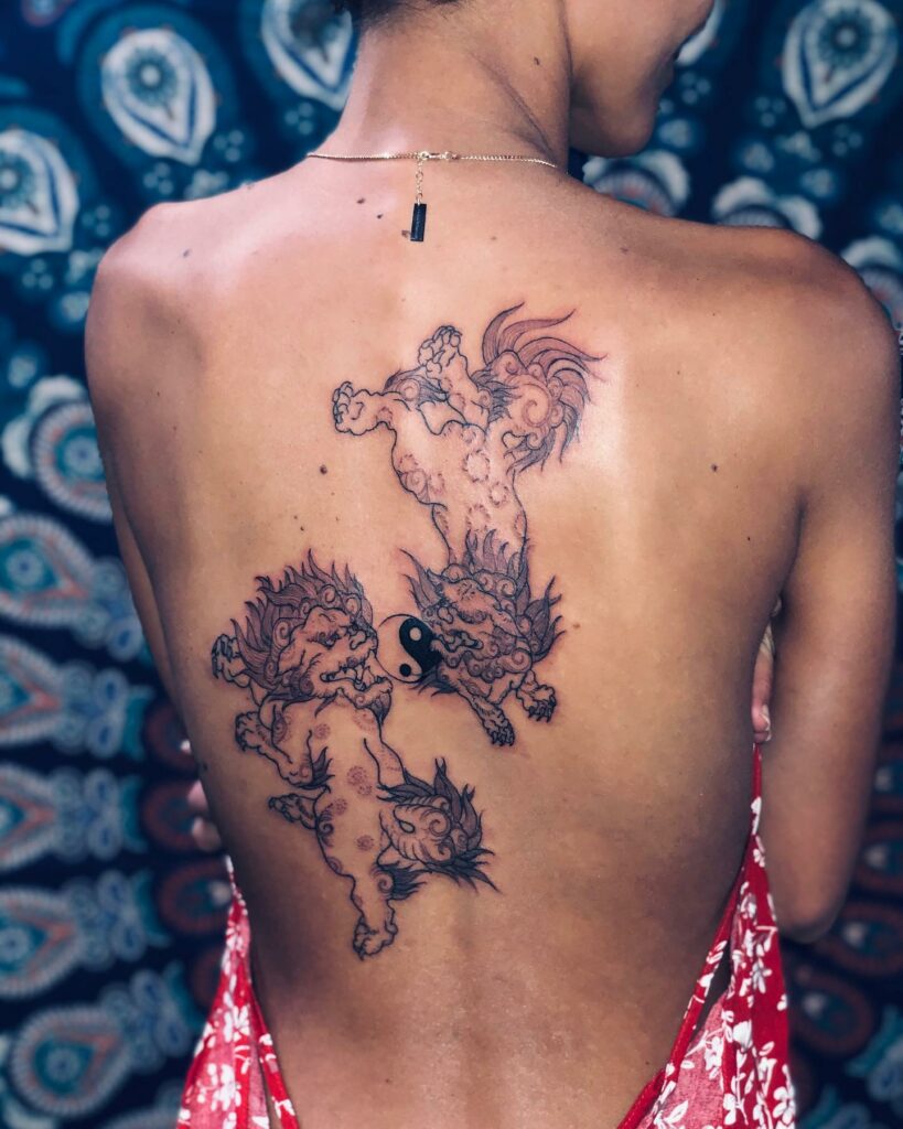 11+ Traditional Foo Dog Tattoo Ideas That Will Blow Your Mind! 26 Traditional Foo Dog Tattoo On Back