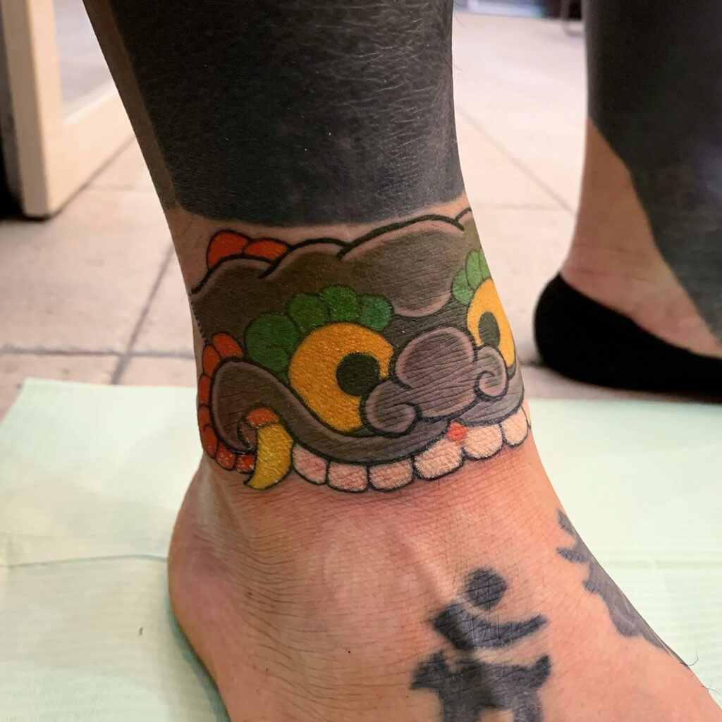 11+ Traditional Foo Dog Tattoo Ideas That Will Blow Your Mind! 25 Traditional Foo Dogs For Feet ideas