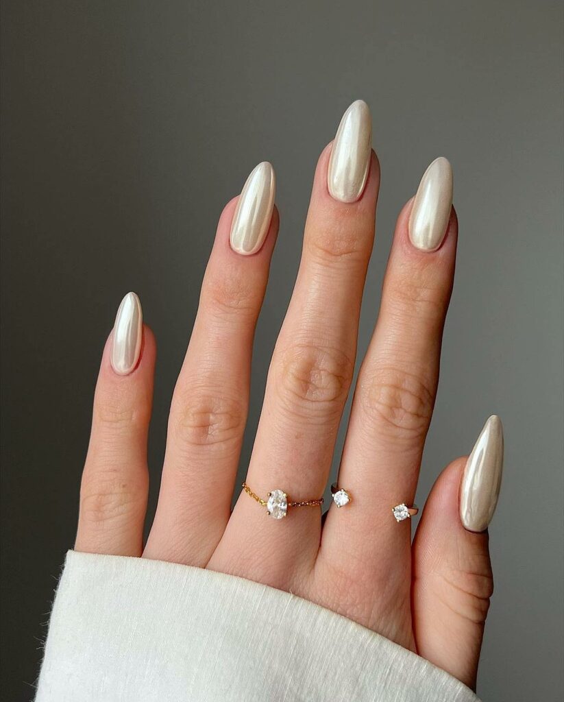 25 Latest Chrome Nail Ideas To Try In 2024! 29 Understated Elegance of Vanilla Chrome Nails