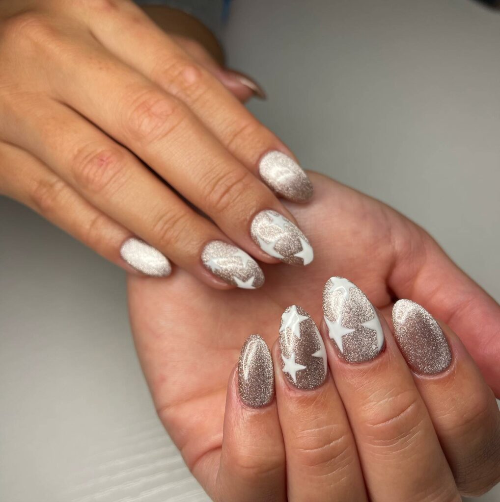 25 LATEST VELVET NAIL DESIGNS TO TRY IN JANUARY 2024! 30 Velvet Nails Adorned with Star Accents