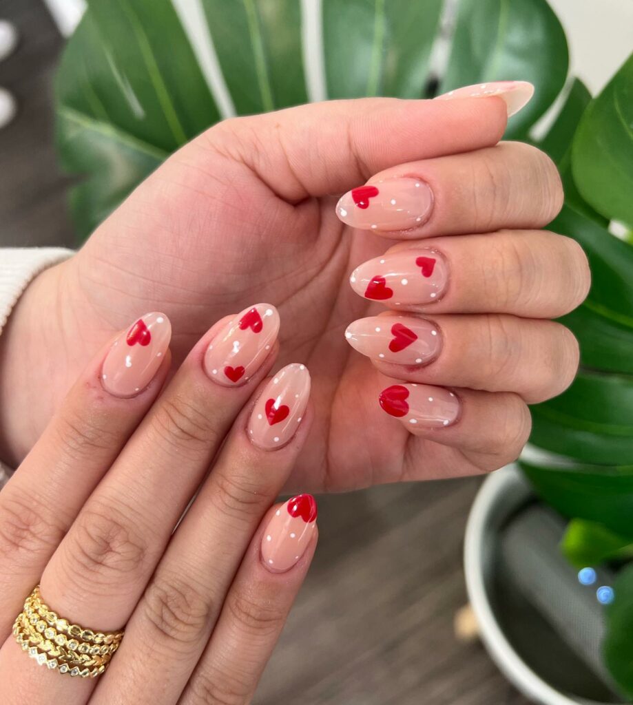 Inspiring Natural Almond Shaped Nail Designs of 2024 🌰 19 Very Short Almond Nails
