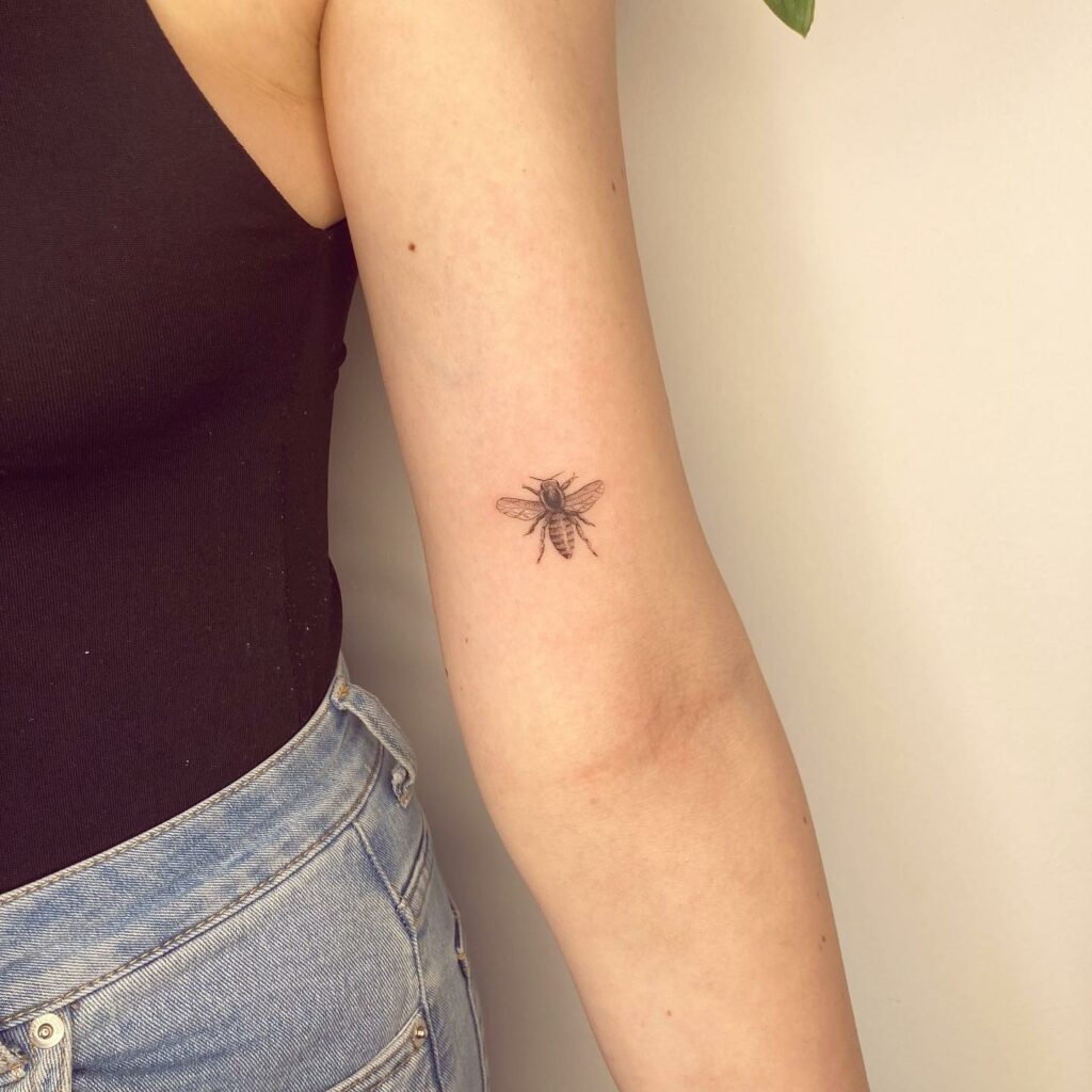 10+ Vintage Bee Tattoo Ideas That Will Blow Your Mind! 10 Vintage Bee Tattoo