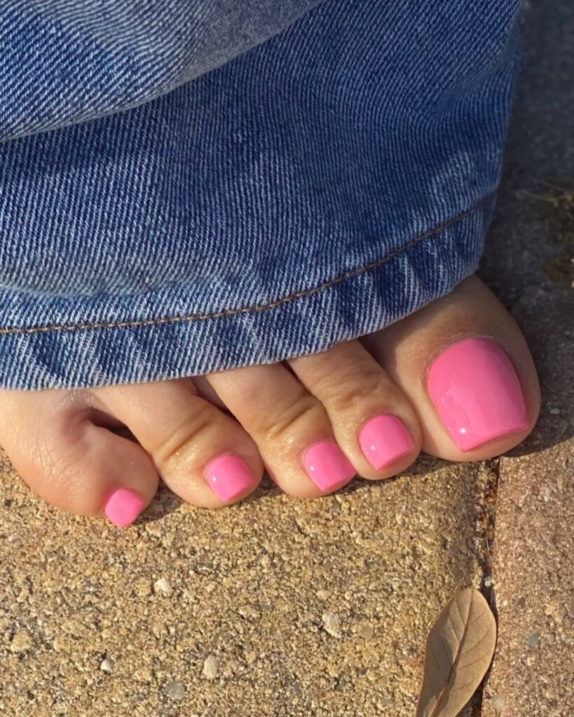 26 LATEST PINK PEDICURE IDEAS TO TRY IN 2024! 16