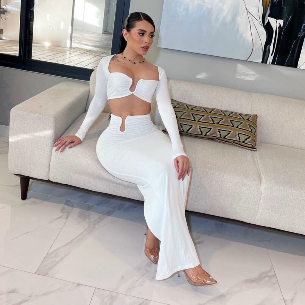 What to Wear to a White Party 31 White Two-Piece Suit Set