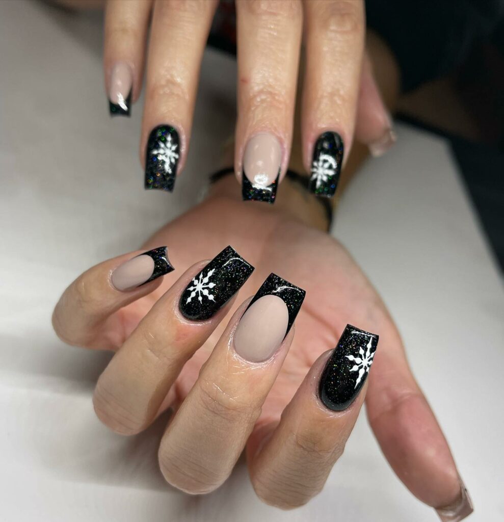 40 Latest New Year’s Nail Art Ideas To Try In 2024 34 Winter Starry Nails