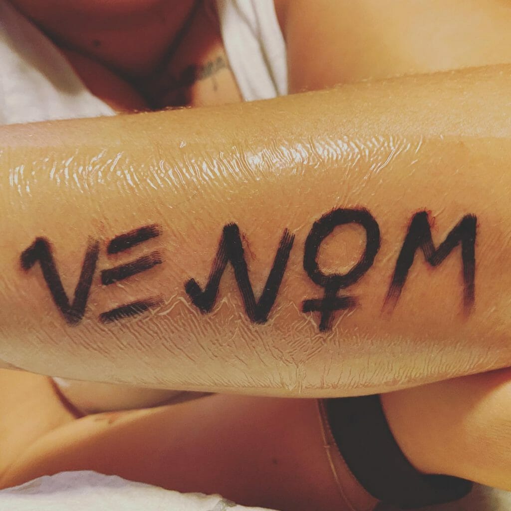 11+ Venom Women Tattoo Ideas That Will Blow Your Mind! 13 Women And Venom Tattoo