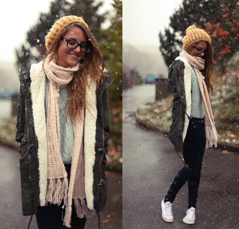 25 Trendy Winter Outfits for Teenage Girls in 2024 22 Woolen Scarf